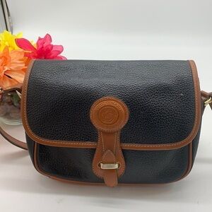 Oggi Domani Black tan crossbody bag. B92992C